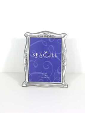 Vintage Pewter Picture Frame 5 x 7 Large Seagull Canada Flowers Easel Table Top